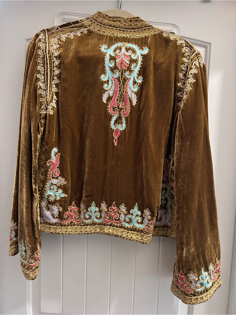 🌼CU Revolution Embroidered Velvet Jacket - Picture 3 of 8